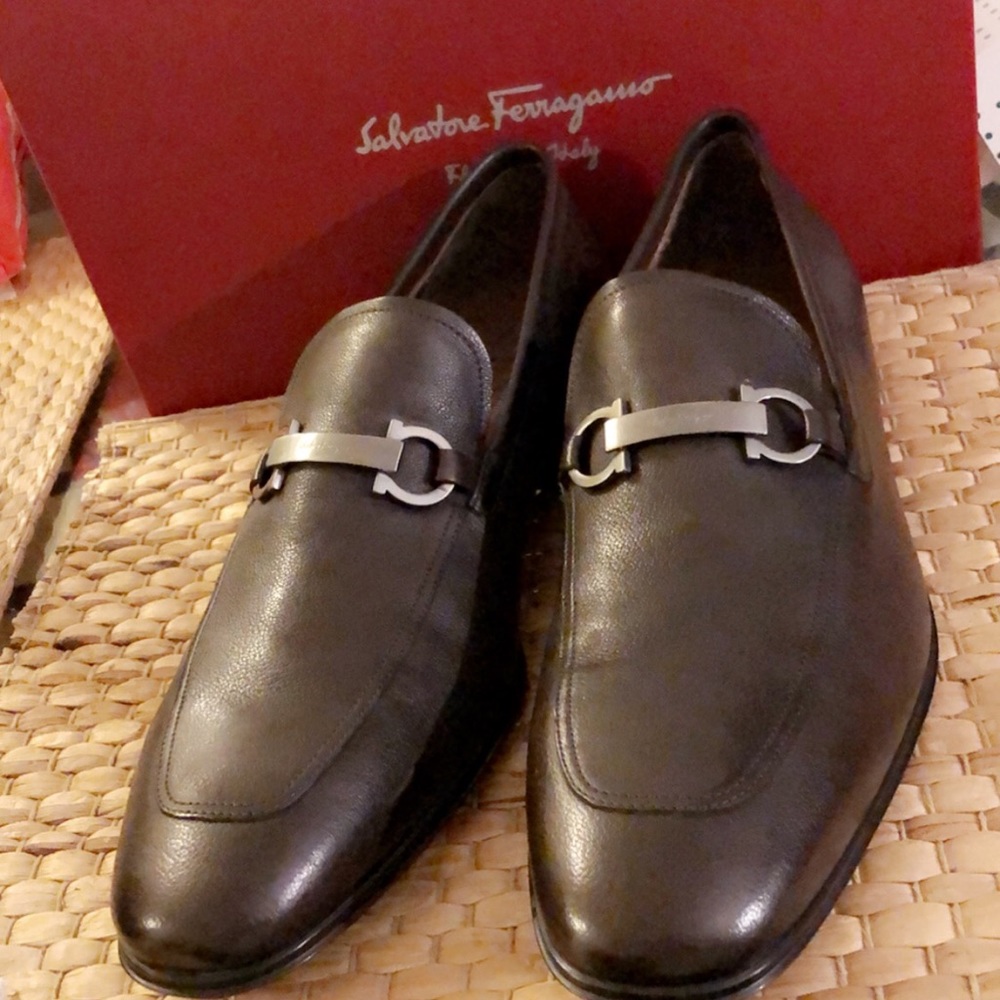 Brand new Salvatore Ferragamo Borges Brown Loafers